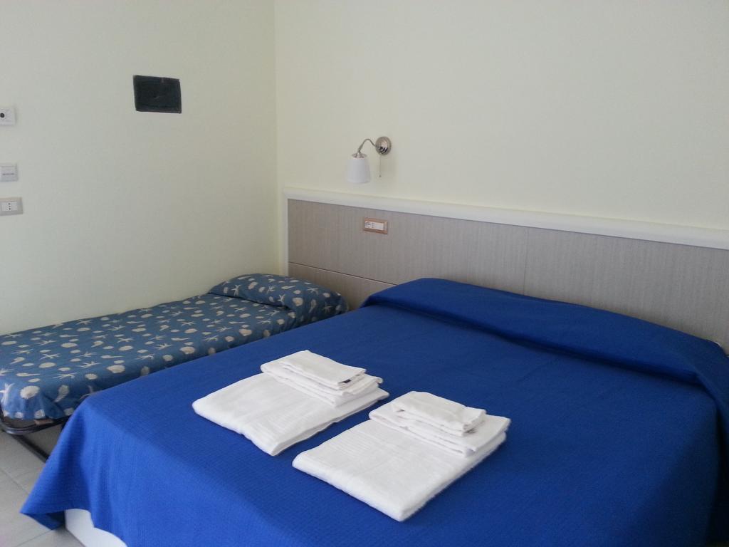 Il Girasole Formia Guesthouse Rooms Екстериор снимка