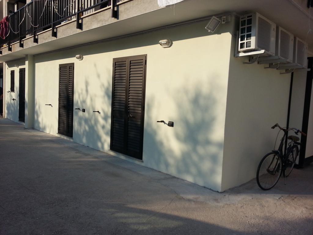 Il Girasole Formia Guesthouse Rooms Екстериор снимка