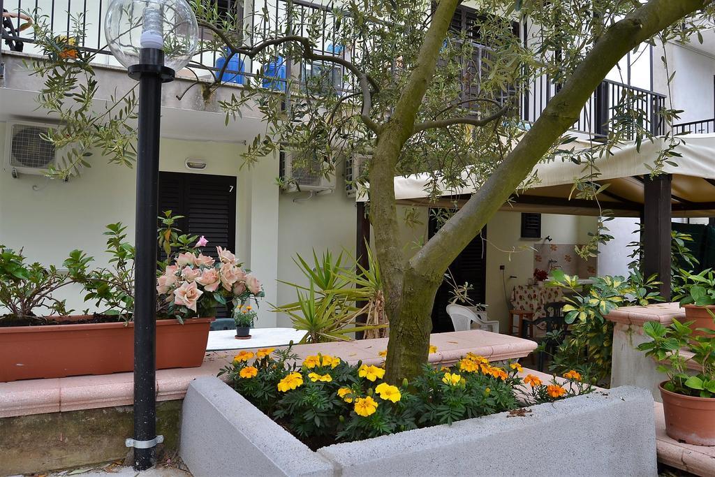Il Girasole Formia Guesthouse Rooms Екстериор снимка